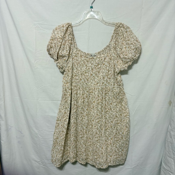 American Eagle Outfitters Dresses & Skirts - American Eagle Outfitters floral puff-sleeve babydoll dress.